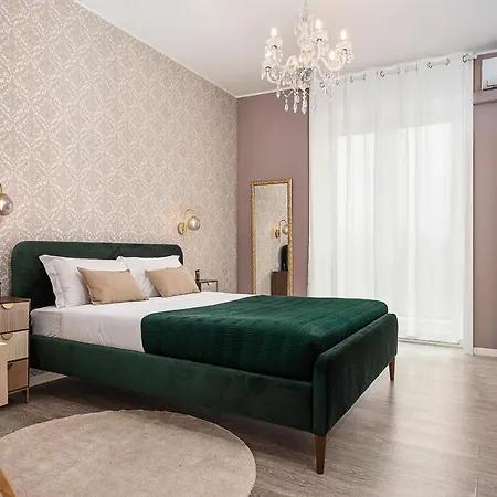 Апартаменты Hemeras Boutique Homes - Large In Citylife District *